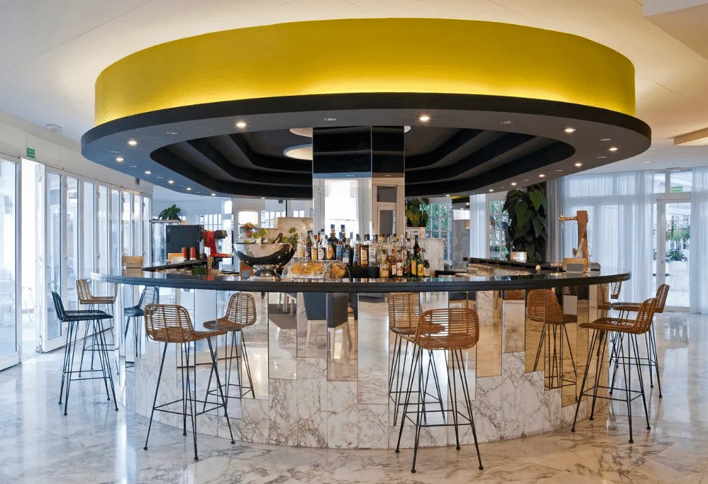 hotel con bar en calella